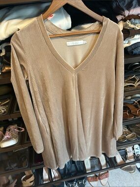 Women's V-Neck Ribbed Tunic Sweater - Taupe